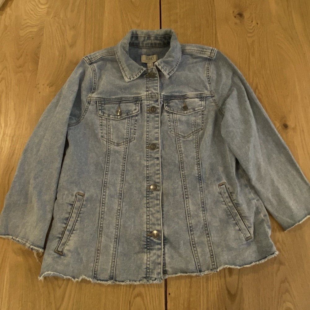 LOGO by Lori Goldstein - 3/4 Sleeve Denim Jacket - Grey Wash Size 0